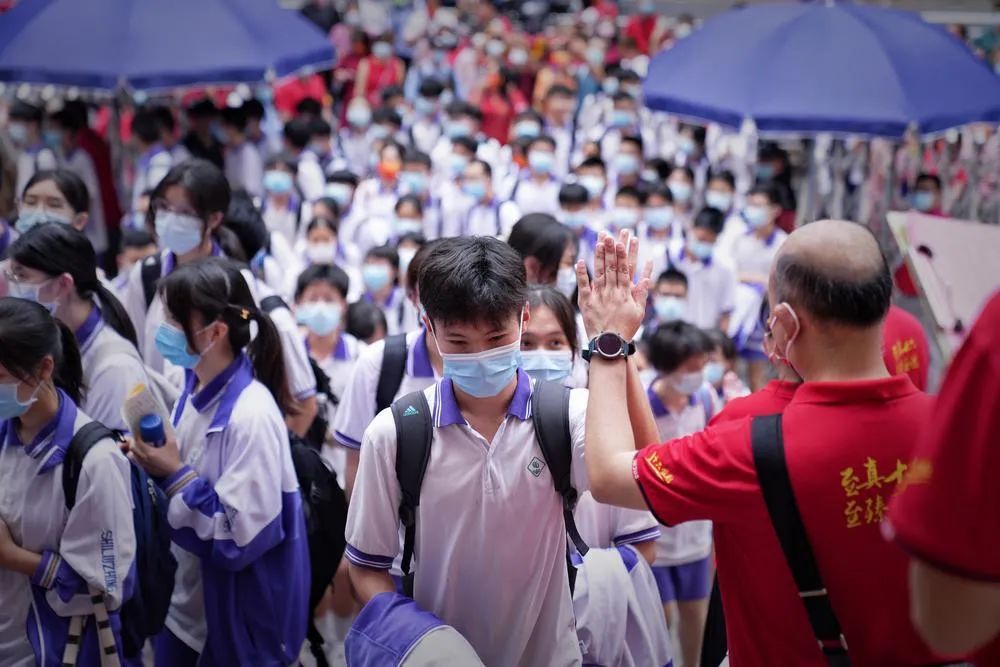 广东省高考数学评卷组，严谨细致，公正无私，为高考学子保驾护航